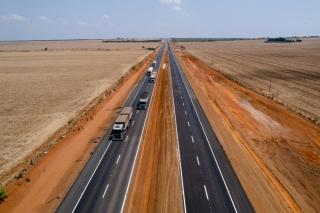 Obras de drenagem avançam e Nova Rota altera tráfego no norte da BR-163
