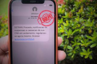 Detran-MT alerta para mais um golpe e reforça que não envia mensagens sobre cancelamento de CNH por celular