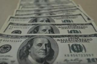 Dólar sobe para R$ 5,75 com receio sobre inflação