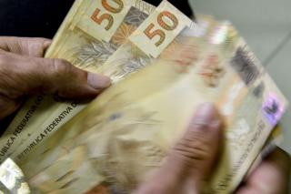 Caixa libera abono salarial para nascidos em fevereiro