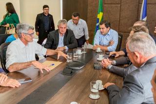 Neste momento no Palácio Paiaguás: Prefeito Chico Gamba apresenta demandas urgentes ao Governo do Estado