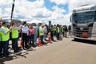 Com recursos próprios, Governo de MT entrega primeiros 100 quilômetros duplicados da BR-163